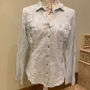 📌2/$20📌 Blue Pin-Striped Button Up Fitted Blouse